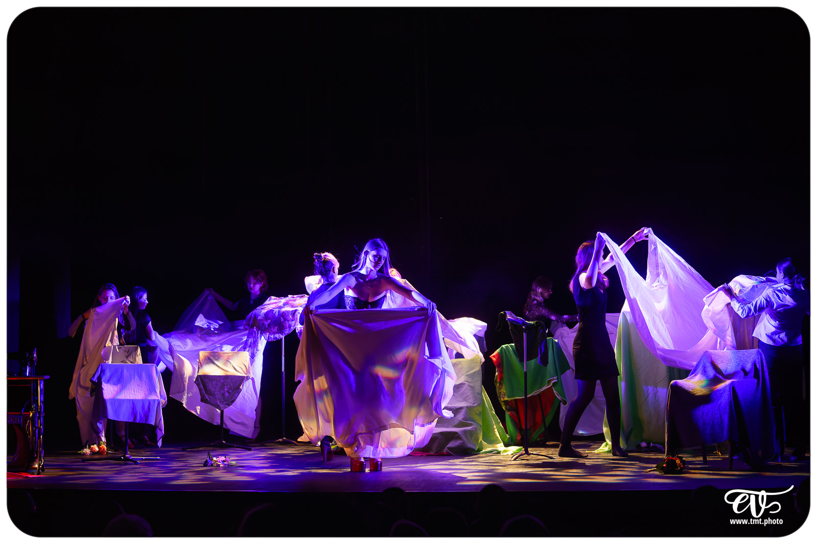 BLANCHE-NEIGE FOUTUE FORET